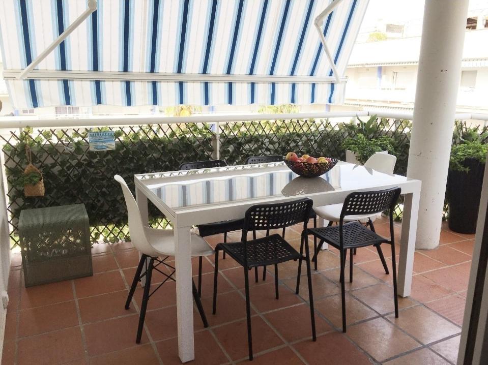 Superbe Appartement Avec Solarium Et Piscine Communautaire 罗萨斯 外观 照片