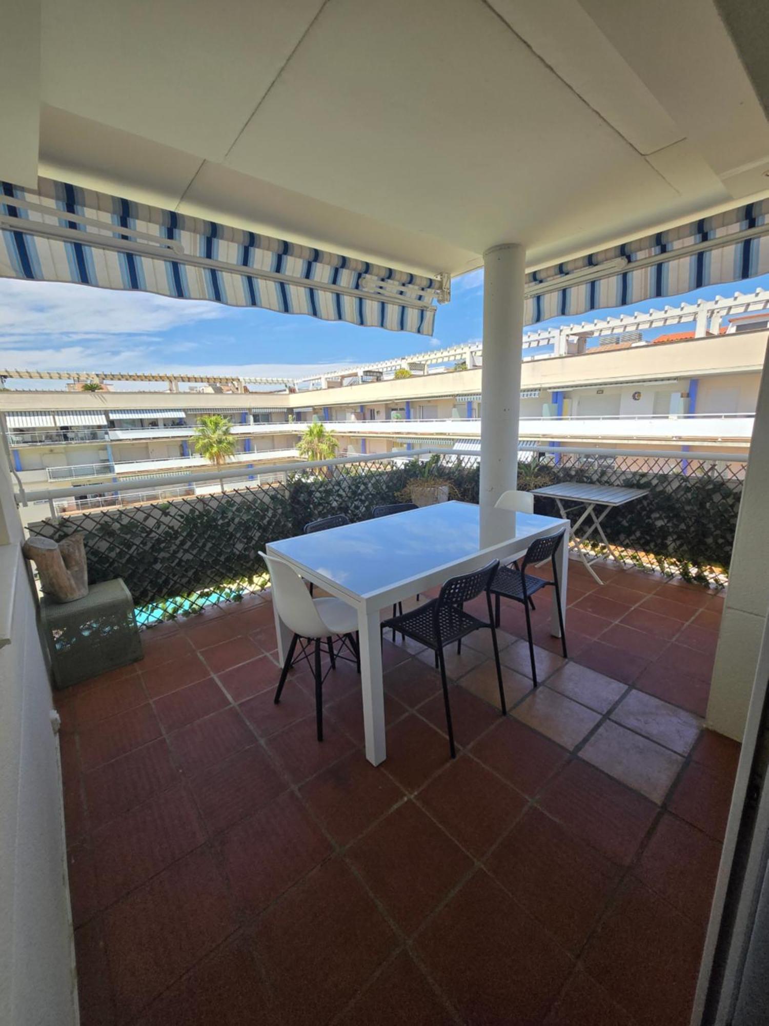 Superbe Appartement Avec Solarium Et Piscine Communautaire 罗萨斯 外观 照片